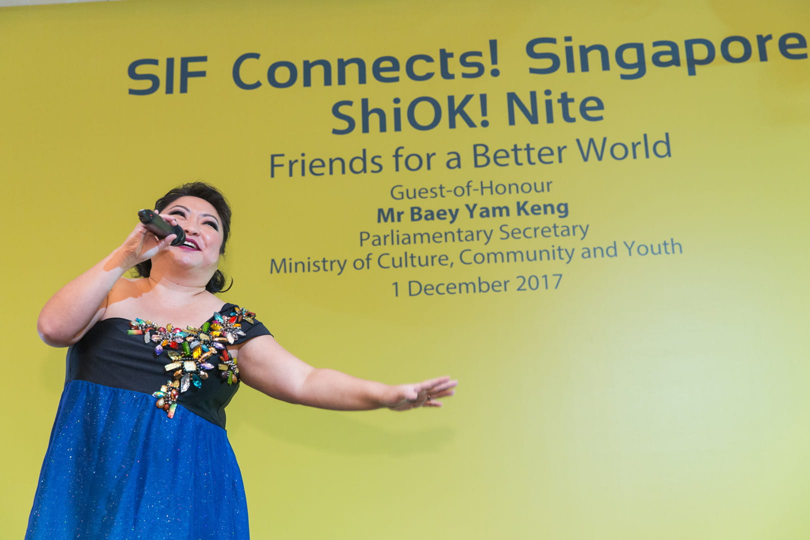 Local actress and comedian, Ms Selena Tan, entertaining the crowd with a musical performance at ShiOK! Nite